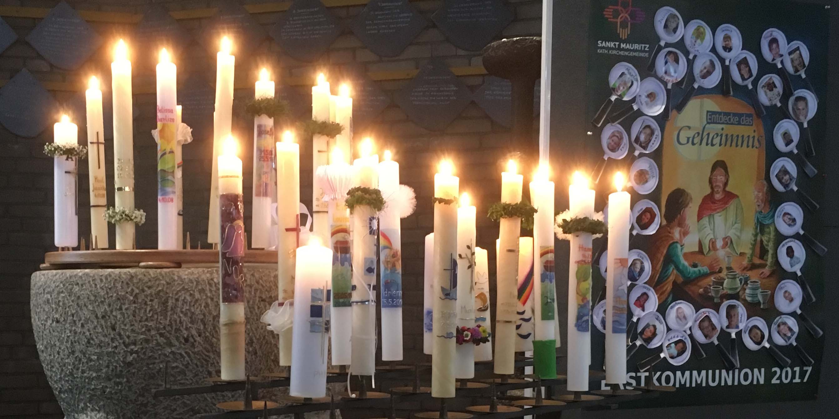 Die Kerzen der Erstkommunionkinder am Kirchort Margareta