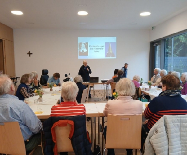 Aufmerksam Zuhörende Aufmerksam Zuhörende